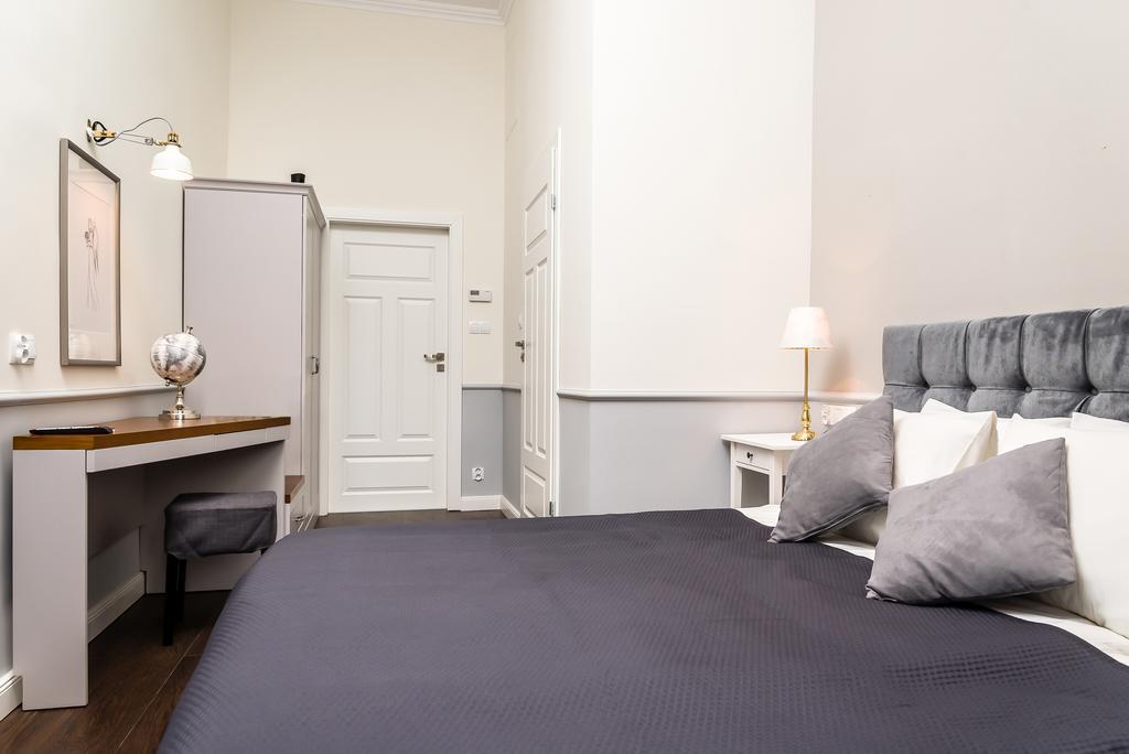 Angel House Aparthotel Krakow Bagian luar foto