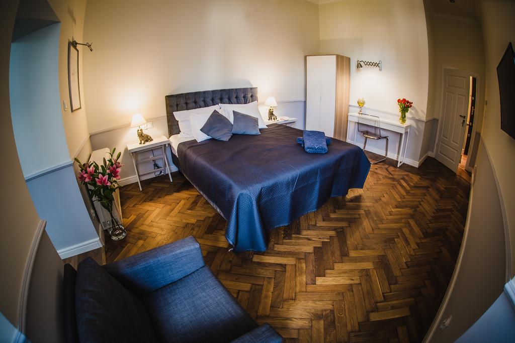 Angel House Aparthotel Krakow Bagian luar foto